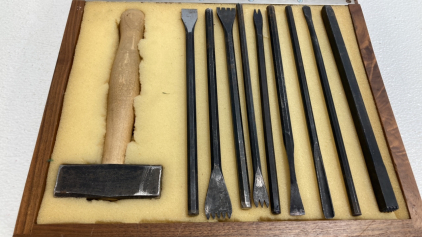 Rock Chisel Set in Wood Box