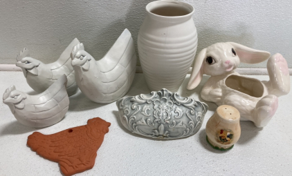Chicken Decor, Bunny Flower Pot, White Vase, Wall Planter