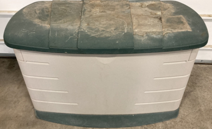 Rubbermaid Outdoor Storage Box