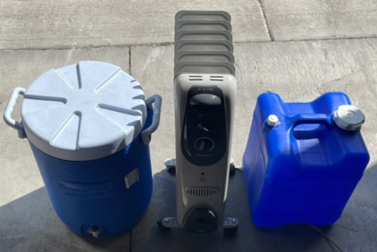 (1) Pelonies Heater With Cord Wrap (1) Rubbermaid 5 Gallon Drinking Water Dispenser Bucket, (1) Aqua Tainer 26 Liter Water Dispenser Bucket