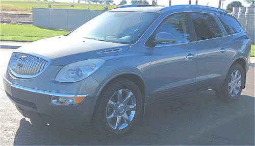 2008 BUICK ENCLAVE - LEATHER SEATS!