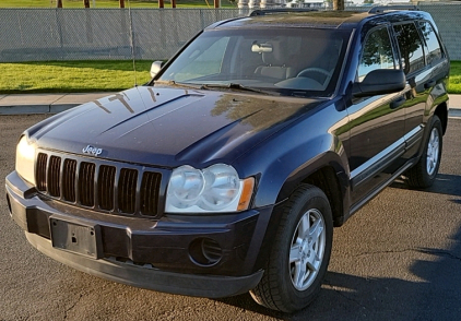 2006 JEEP GRAND CHEROKEE LAREDO - 4X4!