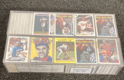 1600 Trading Cards