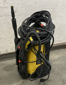 Karcher 620M Power Washer *POWERED ON*