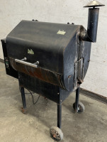 GMG Daniel Boone Pellet Smoker Turns On - 5