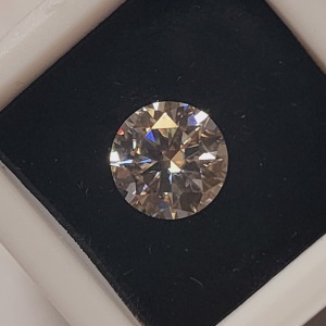 White Moissanite Test Like Diamond Looks Better(1.75ct)