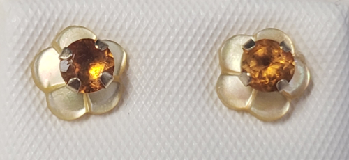 10K Citrine and Mother of Pearl 2-in-1 (0.3ct) Earrings