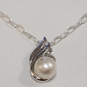 Silver Freshwater Pearl CZ Necklace