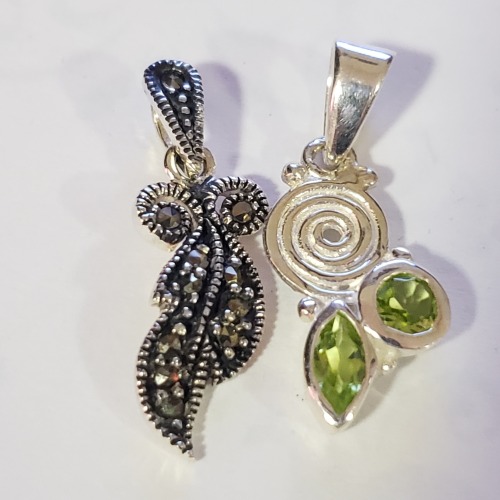 Silver Lot Of 2 Marcasite Peridot Pendant