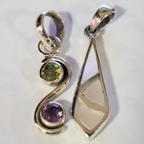 Silver Lot Of 2 Mother Of Pearl Amethyst Pendant