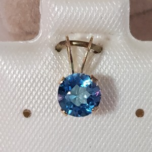 14K Blue Topaz(0.65ct) Pendant