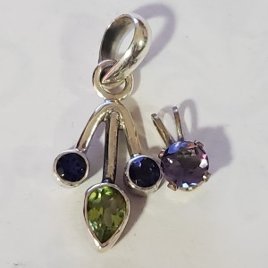 Silver Lot Of 2 Iolite Peridot Pendant