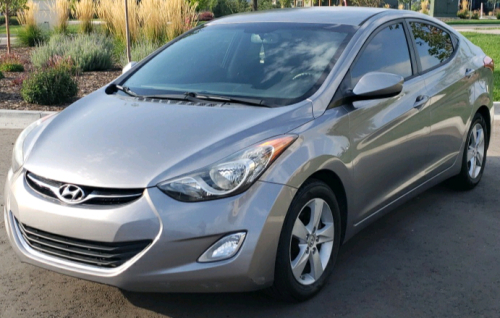 2012 HYUNDAI ELANTRA - LOW MILES!