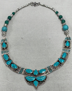 (1) Beautiful Tibetan Silver Turquoise Gemstone Necklace