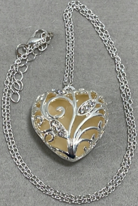 (1) Silver Heart Glow In The Dark Silver .925 Necklace