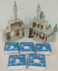 (1) Vintage Disney Disneyland Castle Toy (5) Star And Moon Shaped Push Lamps