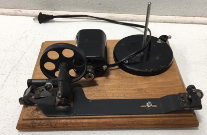 Sewing Machine Moyer Apparatus