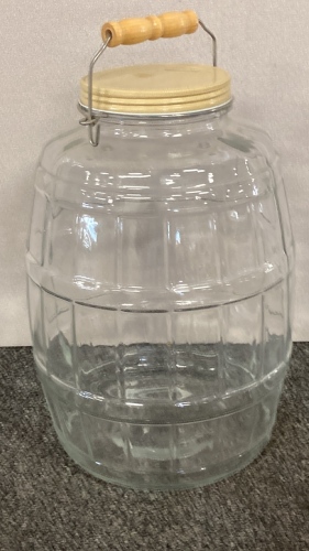 2-3 Gallon Jar w/Lid & Handle