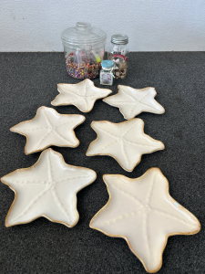 Beautiful Beach Starfish Plates (6) in excellent condition & tons of craft beads with an array of styles and colors!!!!!