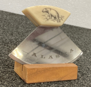 Alaskian Ulu with Stand