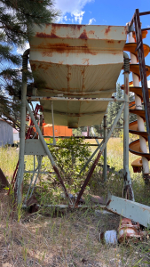 Sluice Box with Feed Augers