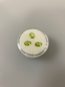 2.35 Ct Natural Peridot Green Gemstones