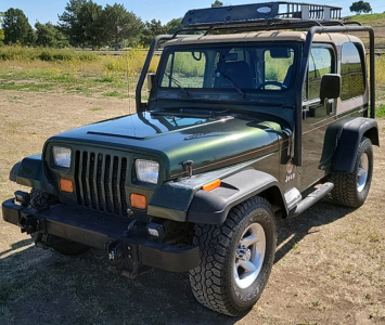 1995 JEEP WRANGLER - 4X4!