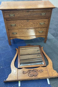 3-Drawer Dresser w/ Vanity Mirror