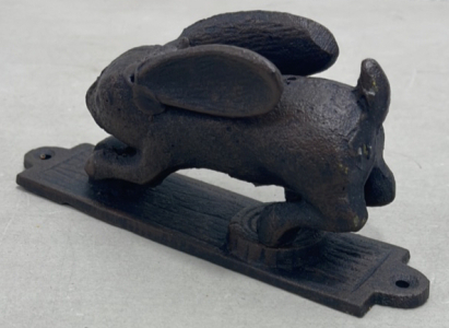 (1) Cast Iron Hare Door Knocker