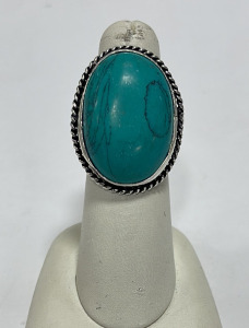 (1) Oval Cut Turquoise Silver .925 Ladies Ring Size 6-1/2