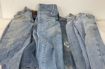 (7) Pairs Of Men&rsquo;s Levi Blue Jeans Holes/Non Holes