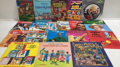 (19) Children&rsquo;s Vinyl Records: Sesame Street, Disney, Mister Rogers and more