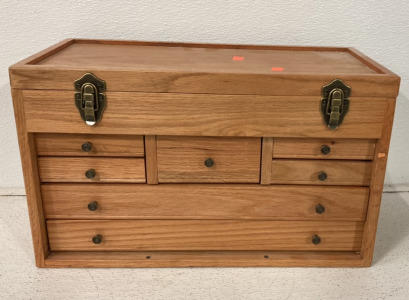 20&rsquo;&rsquo; x 9 1/2&rsquo;&rsquo; x 12&rsquo;&rsquo; Felt Woodworkers Tool Chest