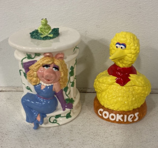 (2) Seasame Street Glass Cookie Jars (Big Bird And Kermit)