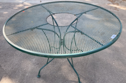 Green Metal Round Patio Table