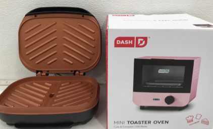 (1) Dash Mini Toaster Oven (1) Brentwood Sandwich Press/ Grill